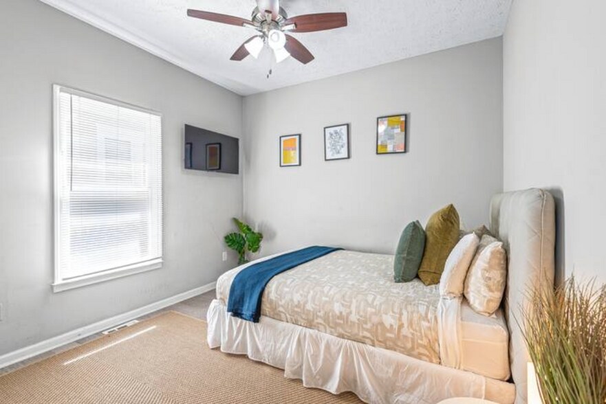 Building Photo - 1296 Sells Ave SW