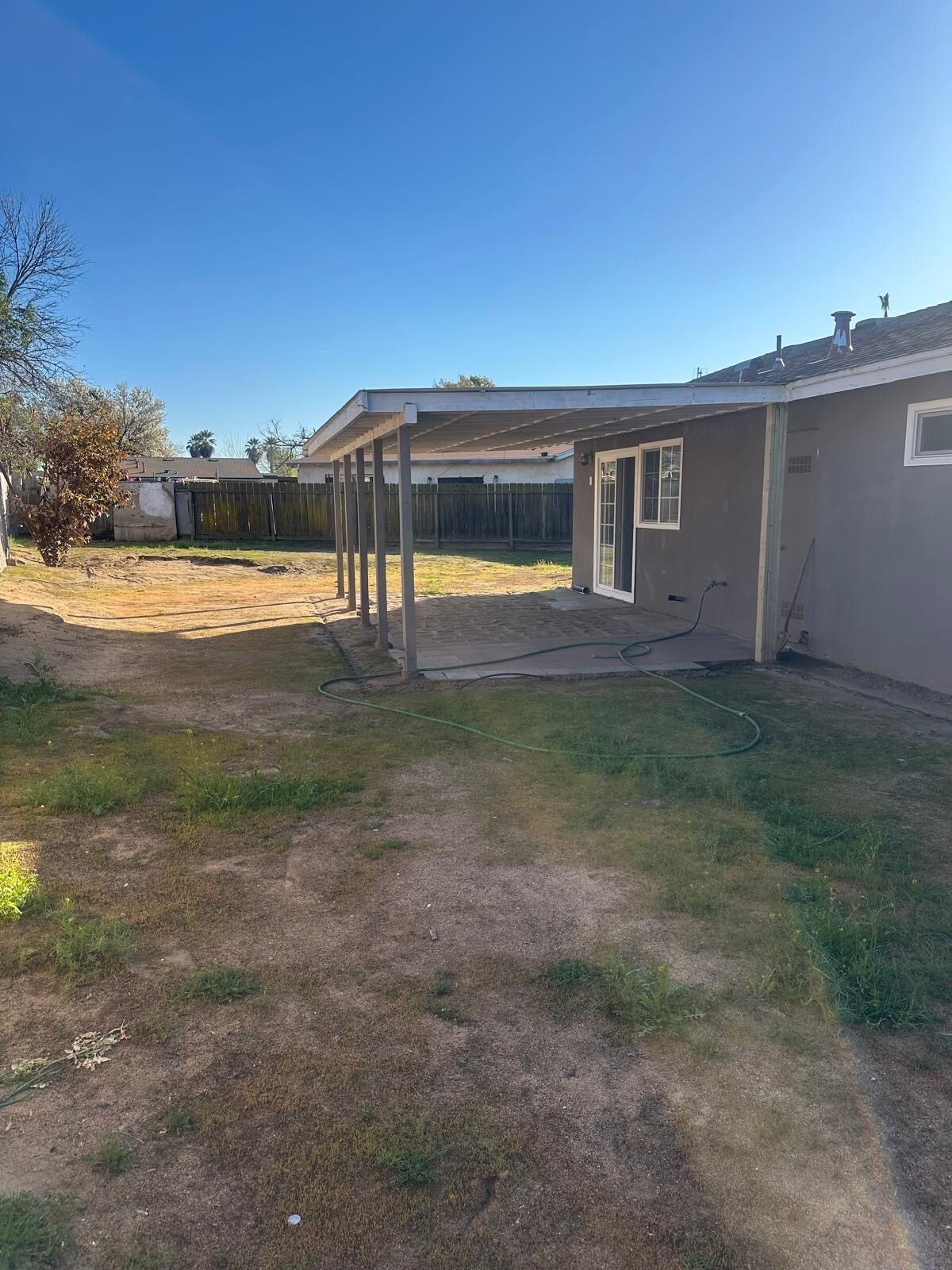 Building Photo - 1817 W La Sierra Dr