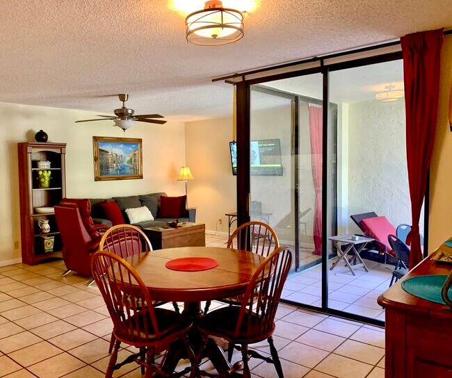 Building Photo - 955 Egret Cir