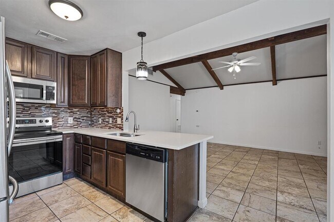 Building Photo - 1912 Terry Ln