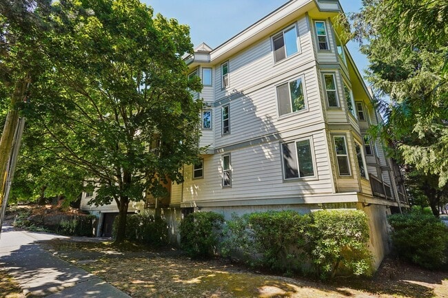 Building Photo - 2152 N 112th St