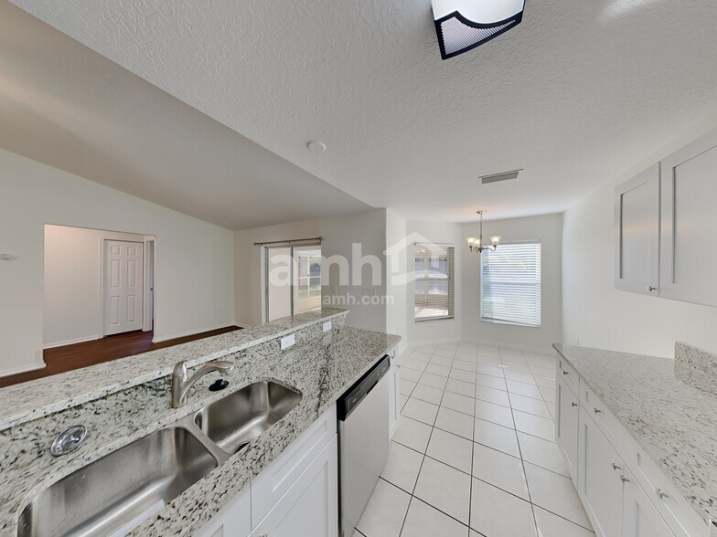 Building Photo - 9605 27th Ave E