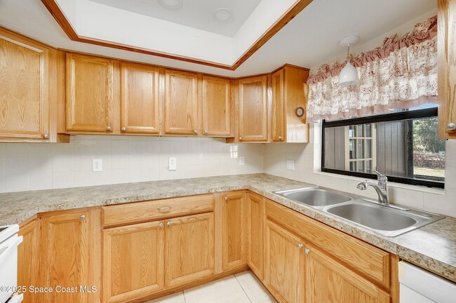 Building Photo - 115 Angelo Rd SE