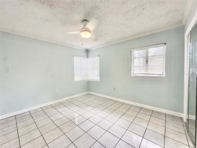 Building Photo - 432 Woodlawn Ave