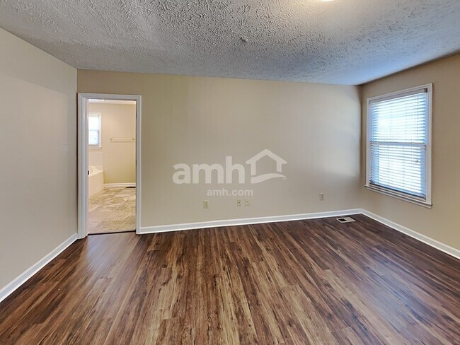 Building Photo - 225 Bluefield Ln