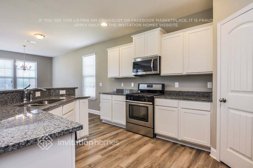 Building Photo - 41 Needham Ln