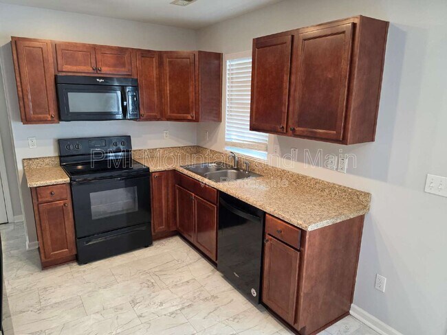 Building Photo - 25 Barnett Shoals Dr