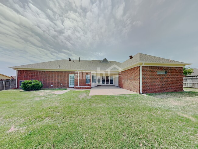 Building Photo - 5634 Broadway Dr W