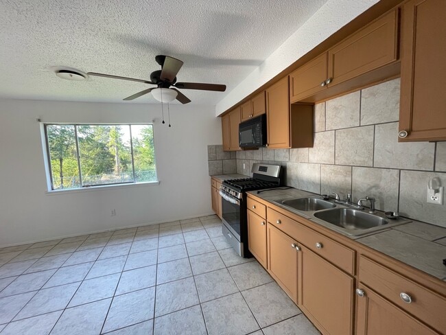 Building Photo - 102 Butler Ave