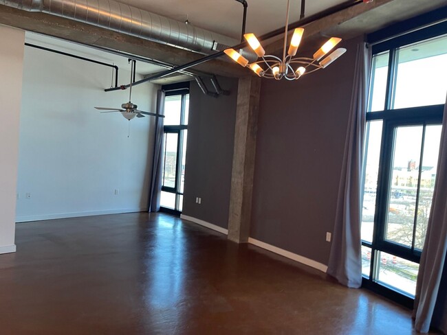 Building Photo - The Rotunda Urban Lofts