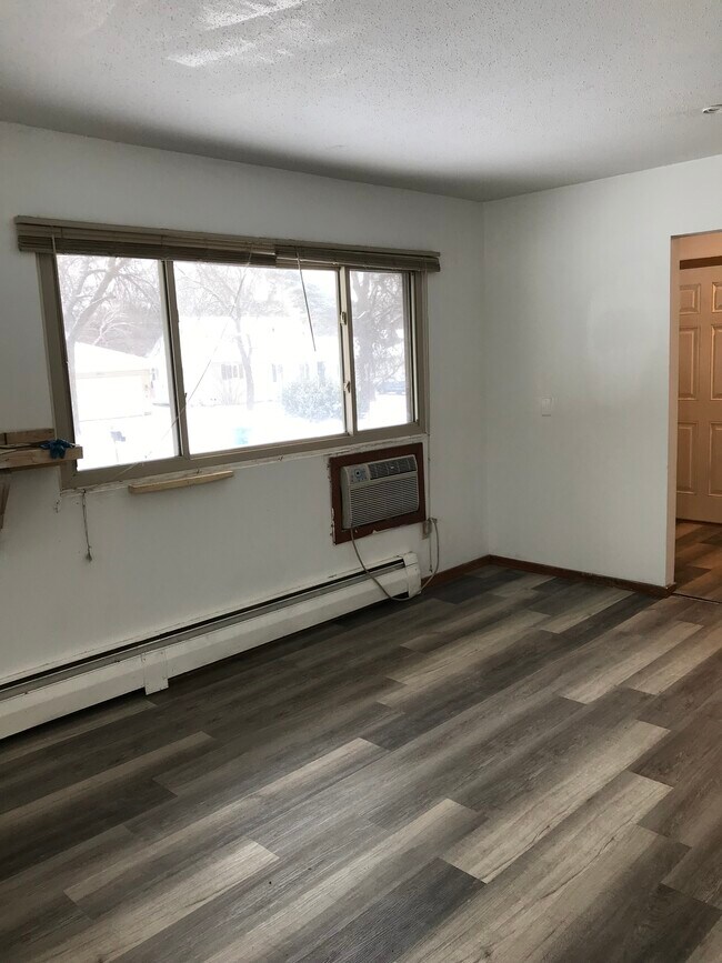 Building Photo - 8928 Jefferson St NE