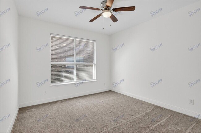 Building Photo - 2405 Loreto Dr
