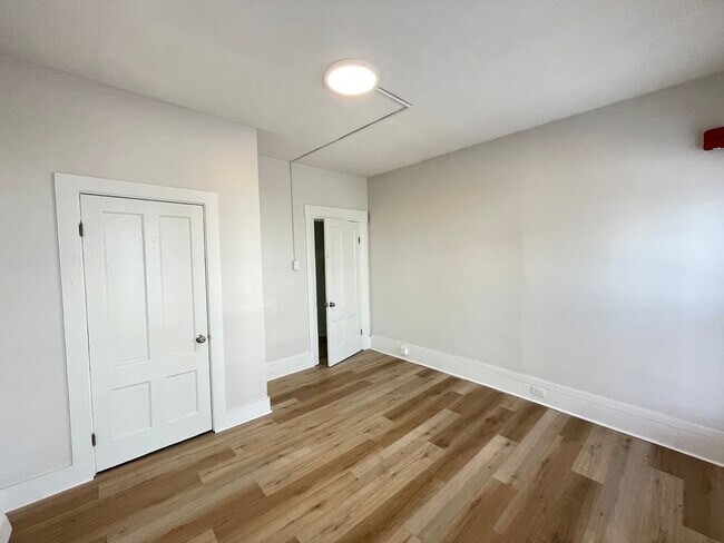 Building Photo - 49 Pennacook St