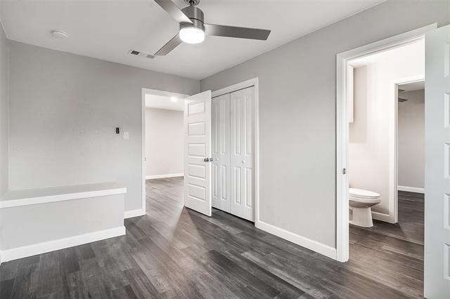 Building Photo - 813 S Valentine Dr