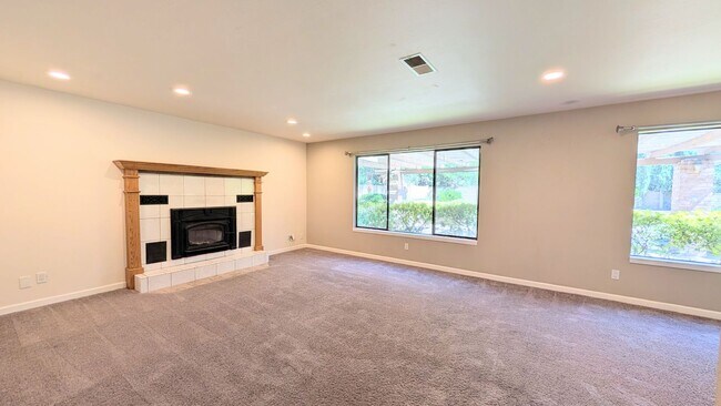Building Photo - 3581 Cercis Way