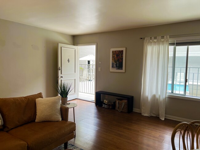 Building Photo - 2002 4th St