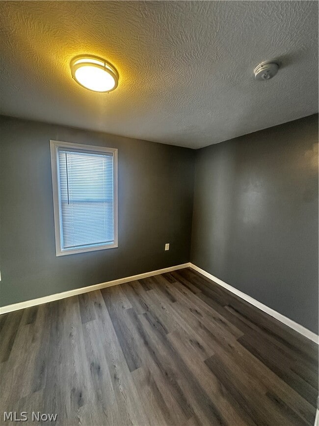 Building Photo - 3289 W 58th St