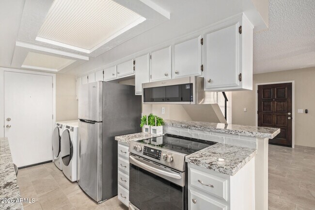 Building Photo - 8641 S 51st St