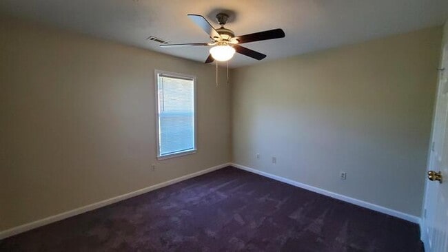 Building Photo - 1150 Micha Way