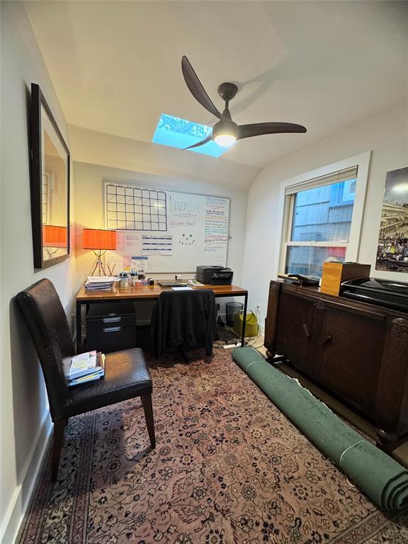 Building Photo - 807 Leonard St