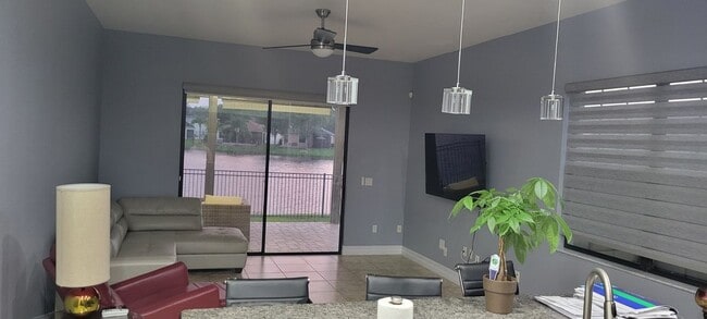 Building Photo - 10737 Willow Ridge Loop