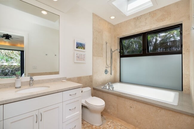 Building Photo - 343 Dune Cir