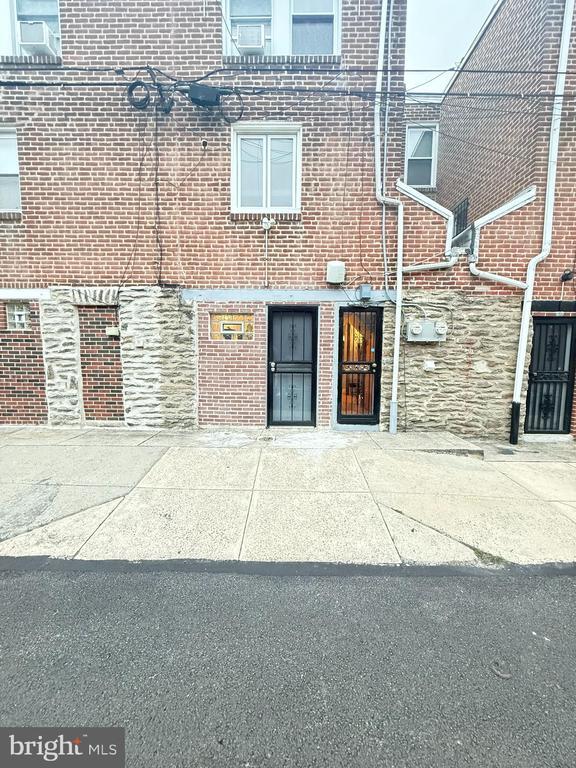 Building Photo - 7547 Beverly Rd