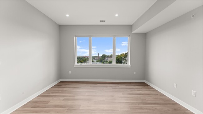 Building Photo - 475 Communipaw Ave