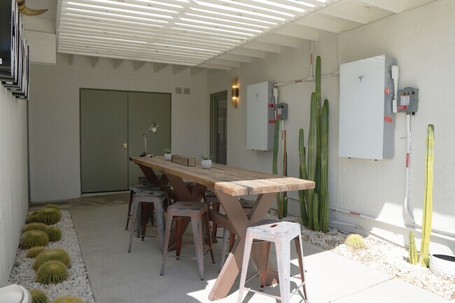 Building Photo - 2900 N Chuperosa Rd