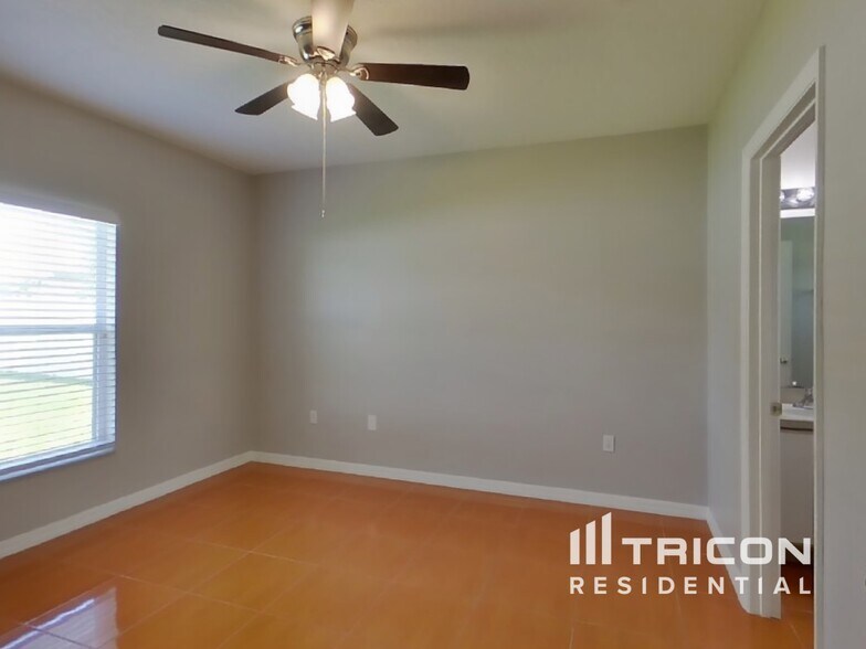 Building Photo - 1040 Dudley Dr