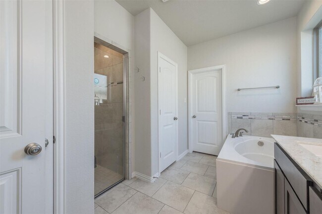 Building Photo - MOVE-IN SPECIAL! This beautiful home, located in the desirable EMS-ISD is what you've been lookin...