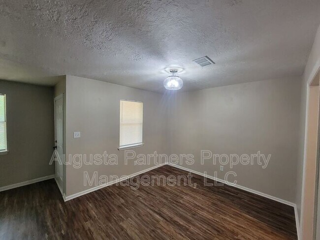 Building Photo - ~153 Stoneybrooks Pl