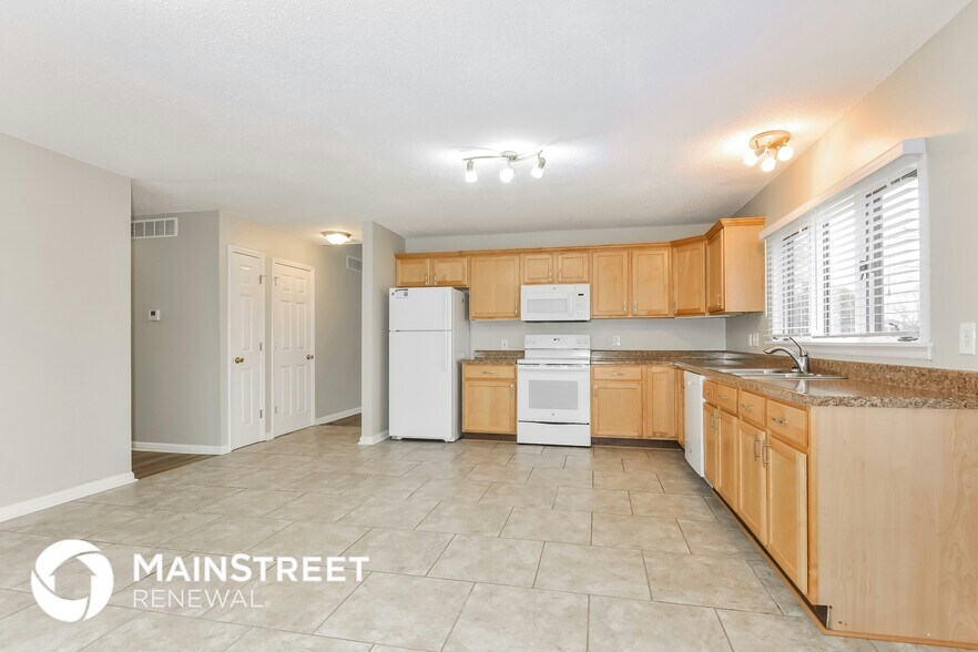 Building Photo - 1655 Woodman Dr