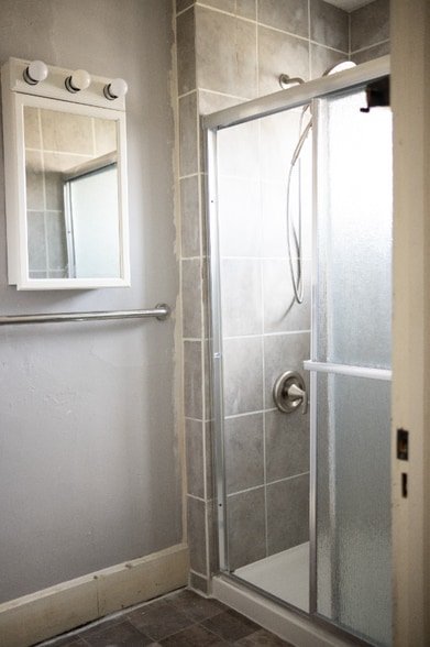 Building Photo - 440 W Main St