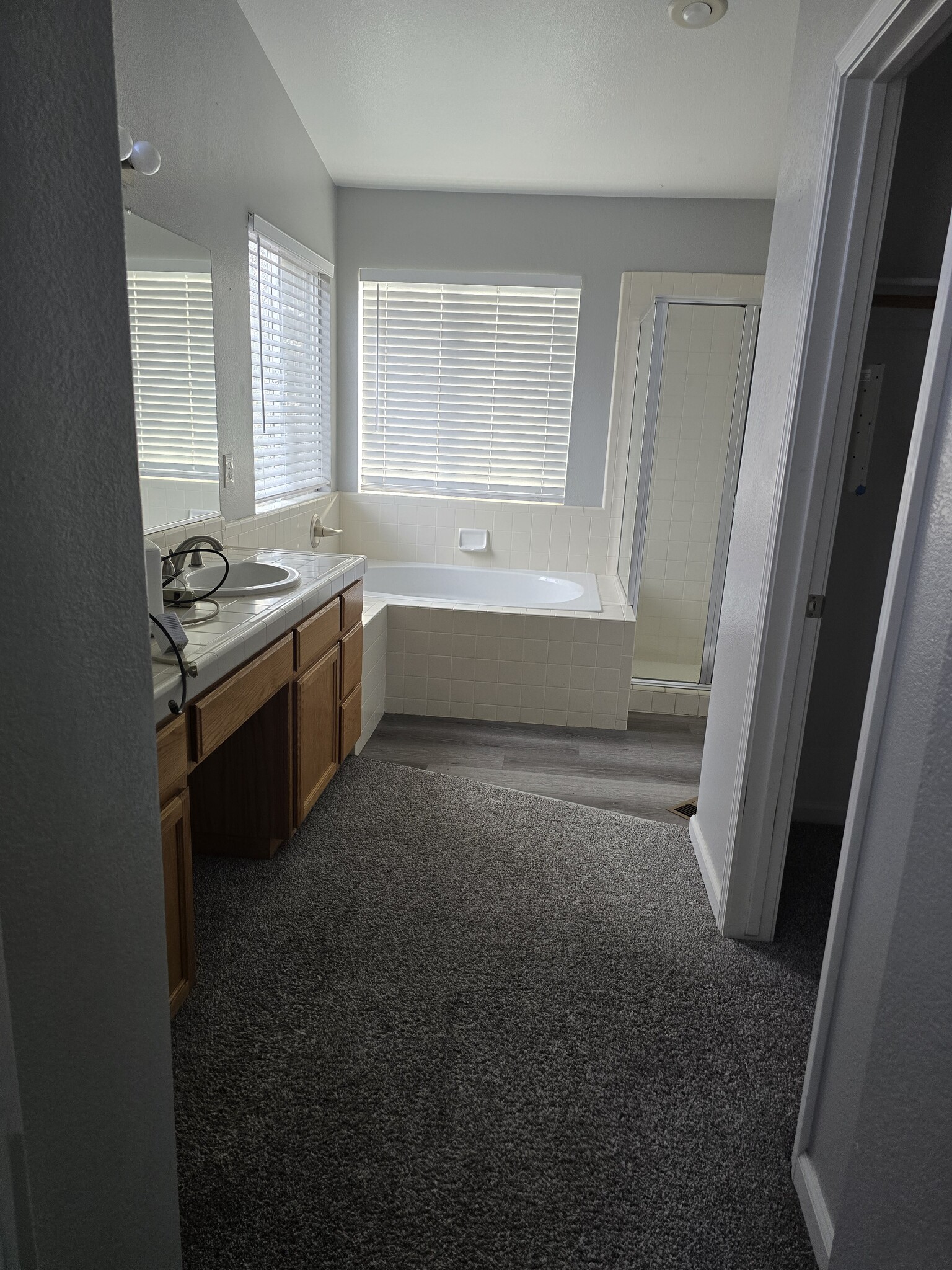 Building Photo - 1176 Junction Dr