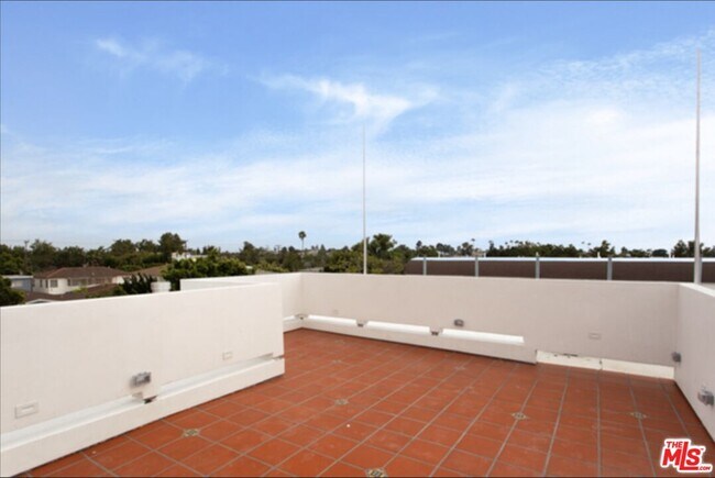 Building Photo - 1033 1/2 Grant St