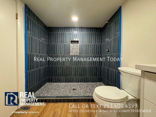 Building Photo - 910 N Union Ave