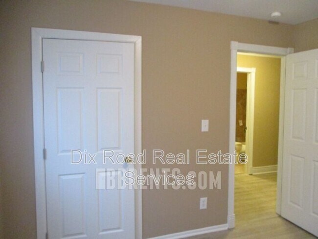 Building Photo - 530 Unger Ave