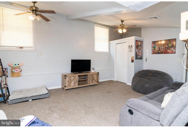 Building Photo - 44 Lexington Dr