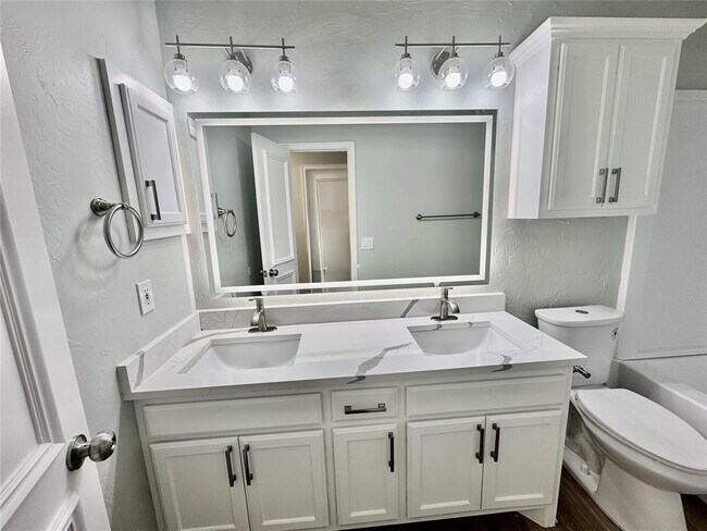 Building Photo - 8225 NW 83rd Pl