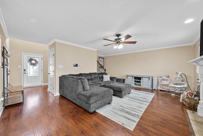 Building Photo - 667 Fox Hound Dr