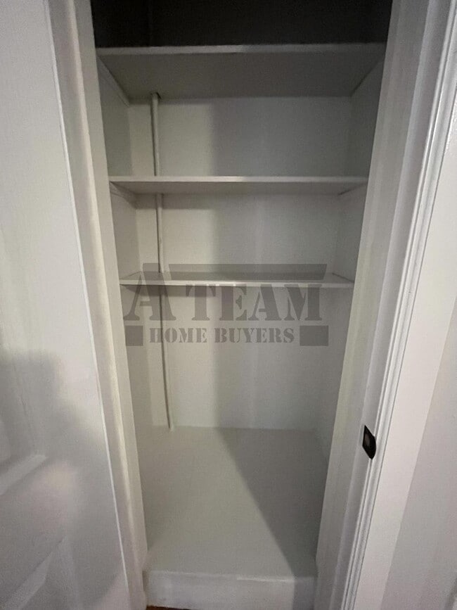 Building Photo - Beautiful Remodeled 3 Bed 2 Bath