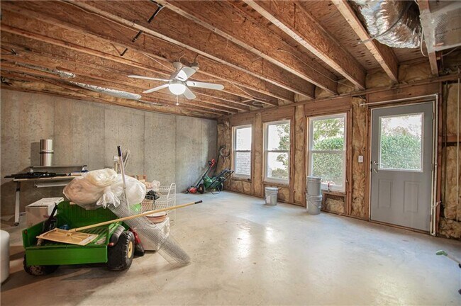 Building Photo - 4012 Erin Dr