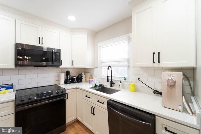 Building Photo - 4541 Ravensworth Rd