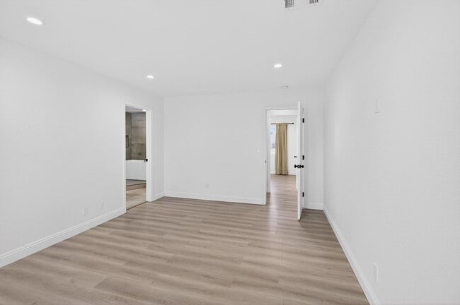 Building Photo - NEWLY RENOVATED SINGLE-STORY HOME LOCATED IN LAS VEGAS
