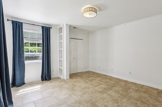 Building Photo - 1072 Piedmont Ave NE