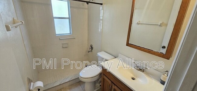 Building Photo - 411 Edwin St