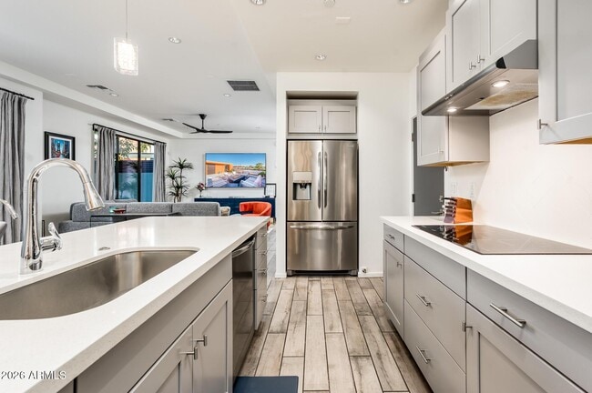 Building Photo - 4416 N 27th Way