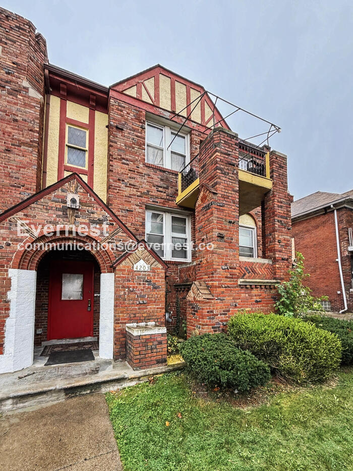 Building Photo - 4203 Cortland St