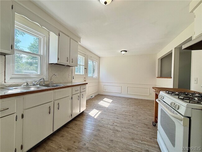 Building Photo - 90 E Summerset Ln